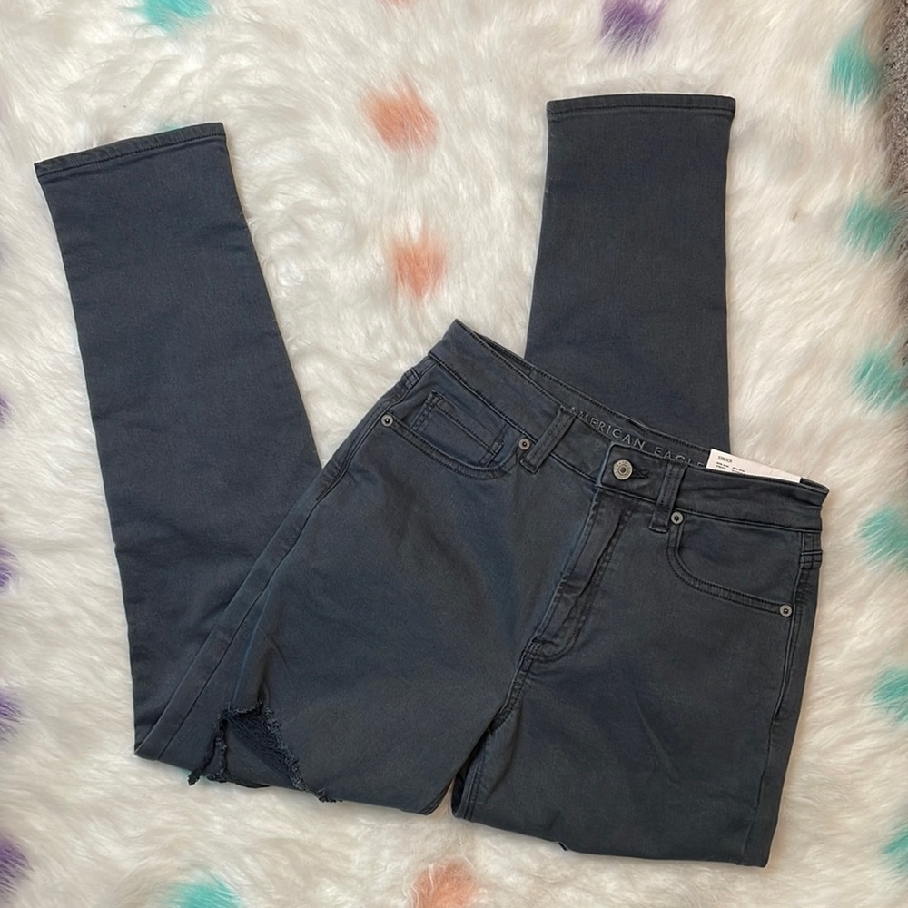 NWT American Eagle Super Stretch Distressed Mom Jeans Size 2